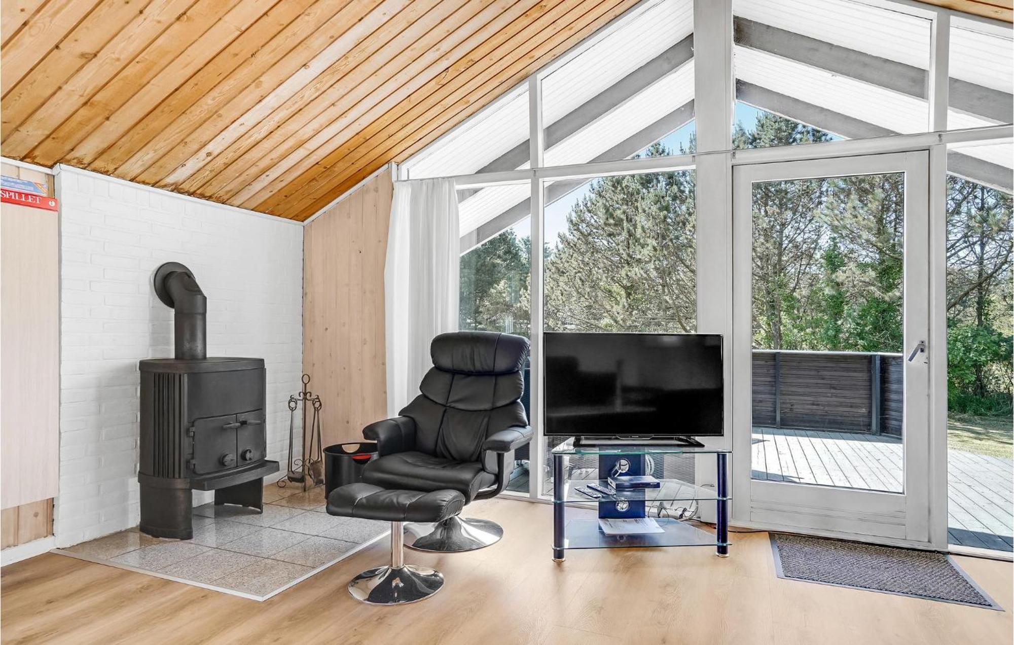 Amazing Home In Blavand With Wifi Екстериор снимка